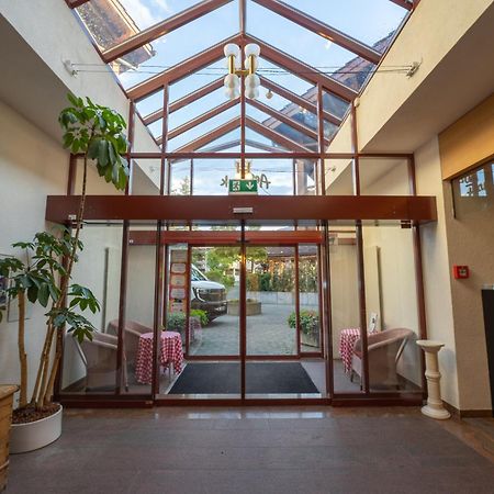 Hotel Aeschipark Aeschi Bei Spiez Bagian luar foto