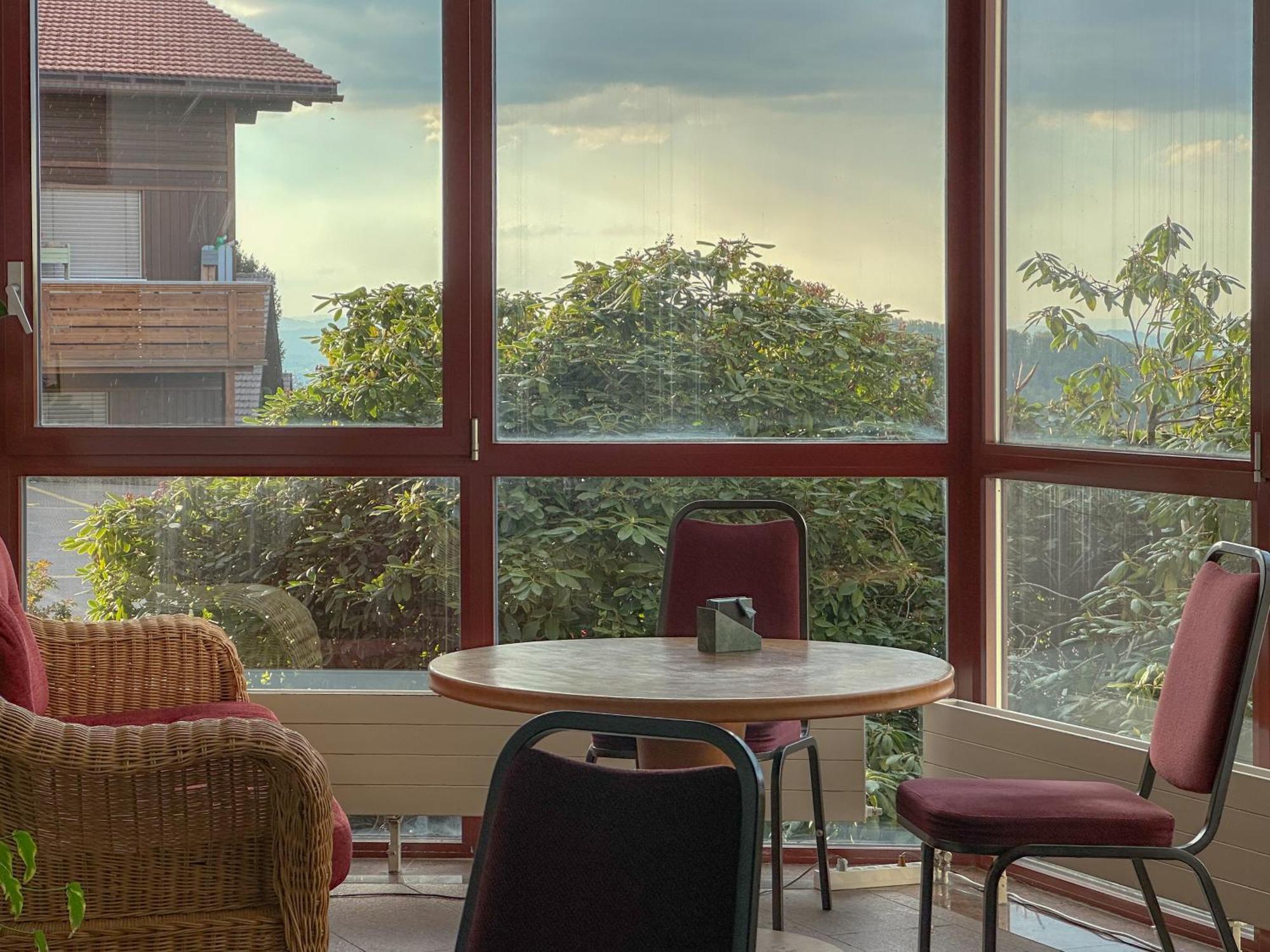 Hotel Aeschipark Aeschi Bei Spiez Bagian luar foto
