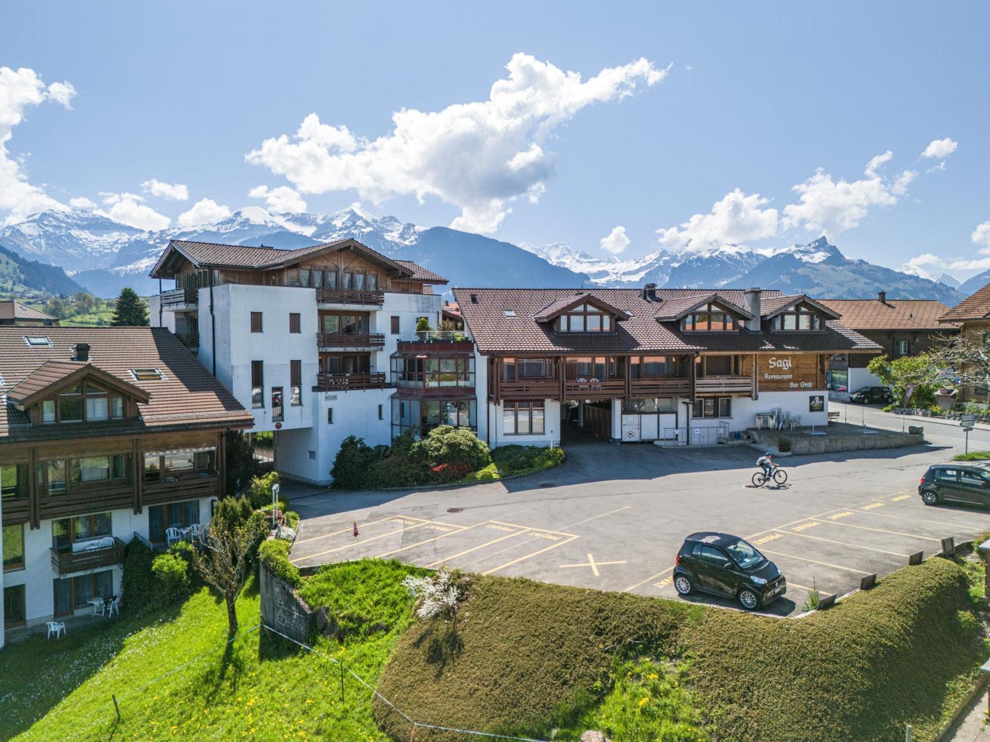 Hotel Aeschipark Aeschi Bei Spiez Bagian luar foto